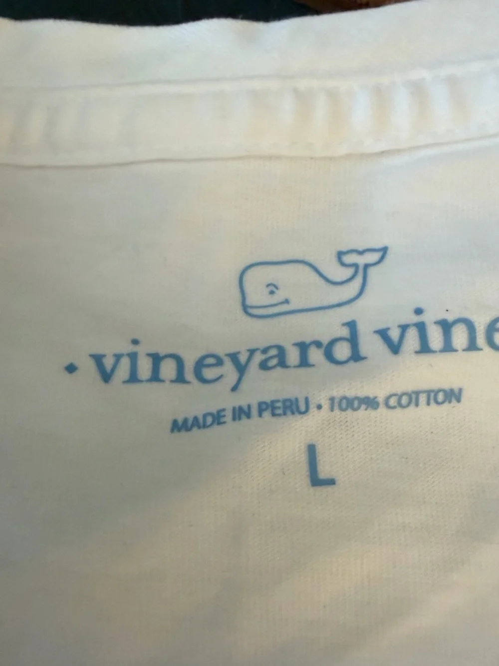 Vineyard Vines white T shirt kids large Like new